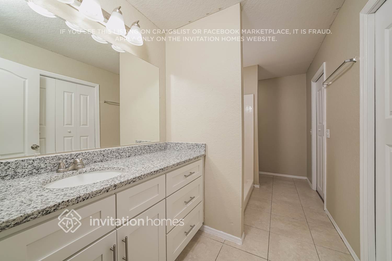 Building Photo - 7988 Oak Run Cir