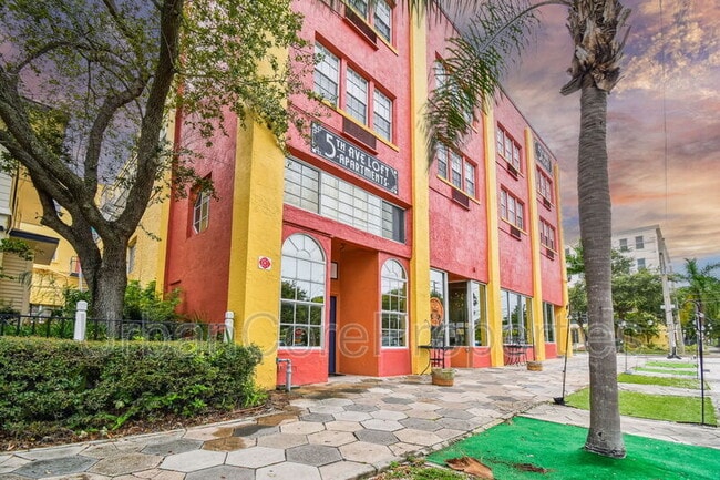 Building Photo - 440 2nd St N