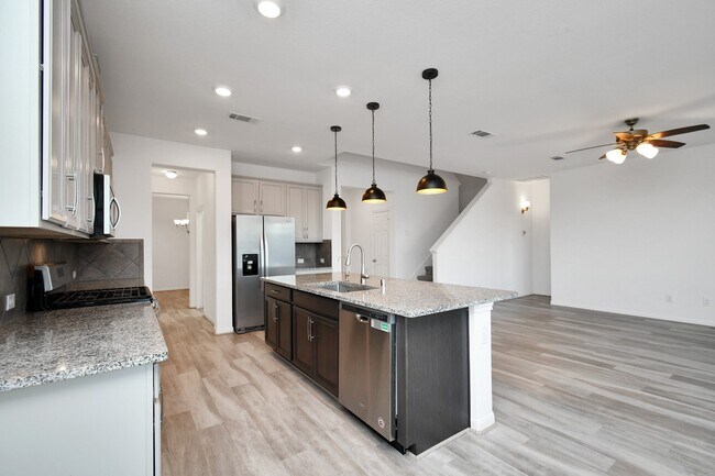 Building Photo - 9607 Slumbering Willow Ln