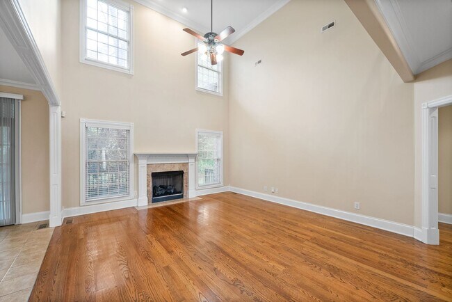 Building Photo - Gorgeous Upscale Home in the Gated Savanna...