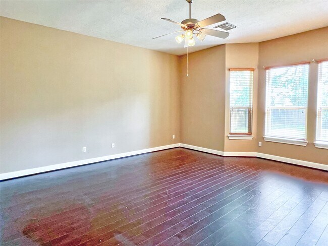 Building Photo - 16807 Coronado Springs Dr