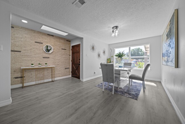 Building Photo - 1109 Moody St