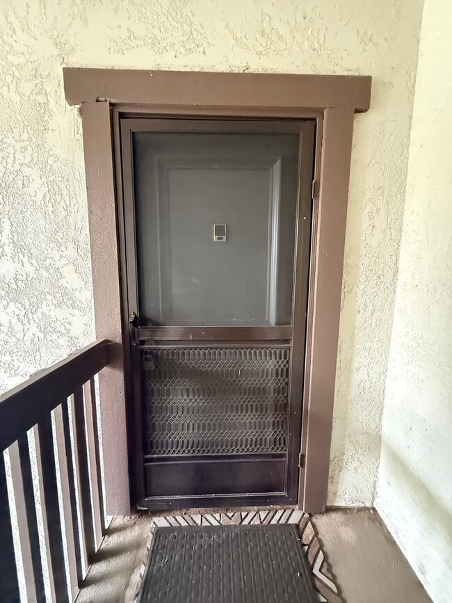 Building Photo - Pheasant Creek Condo 2 Bed | 2 Bath | Upper Unit w/ Vaulted Ceiling & Private Garage!