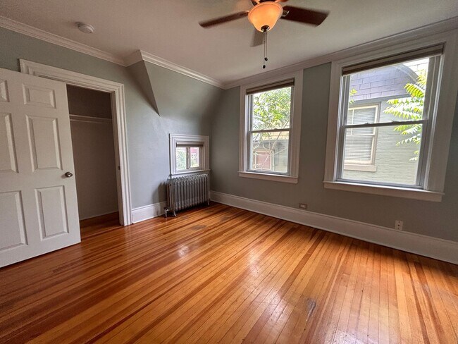 Building Photo - $0 DEPOSIT OPTION. CHARMING VICTORIAN TOWNHOUSE IN UPTOWN/CITY PARK WEST