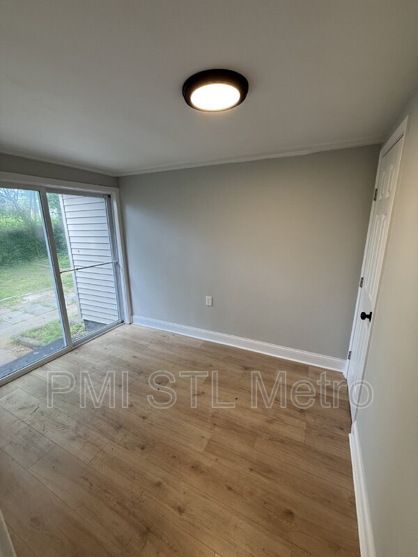 Building Photo - 10432 Balmoral Dr