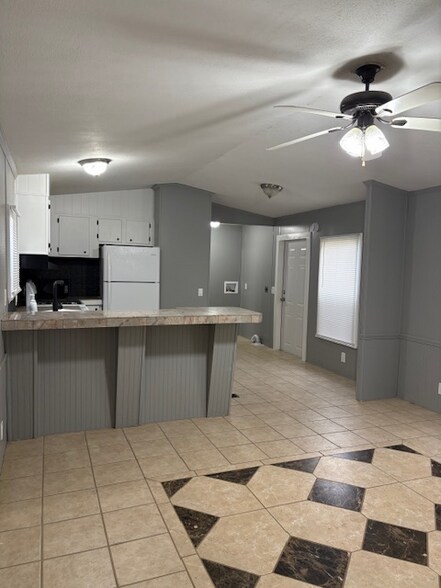 Building Photo - 240 Clark Ln