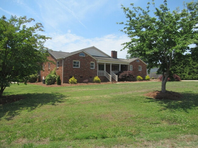 Building Photo - Denver Four Bedroom Home For Rent!