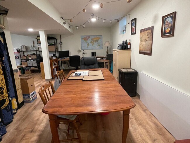 Building Photo - 2723 Taylor St NE