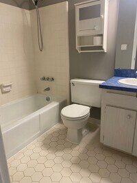 Building Photo - Lovely Single Family Home One Mile from Th...