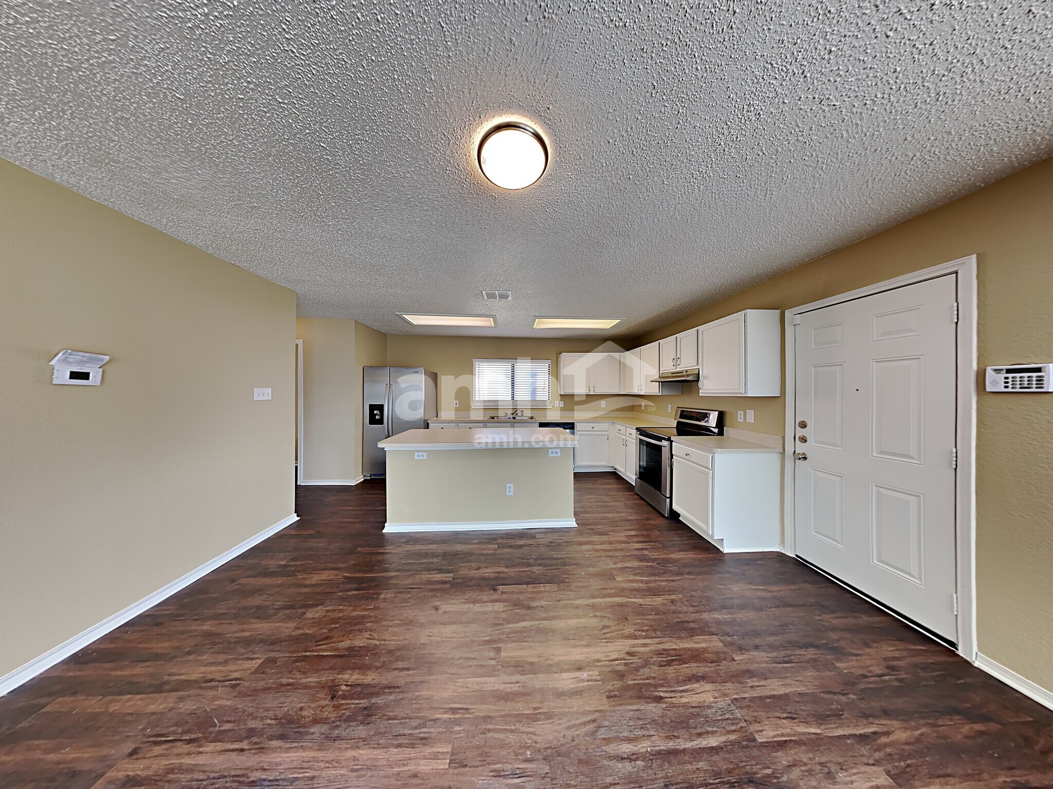 Building Photo - 304 Sandlewood Ln