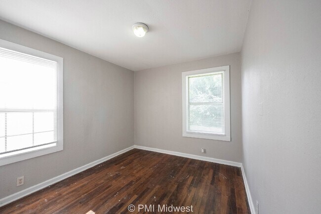 Building Photo - 2825 E 36th St