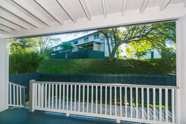 Building Photo - 98-858 Iho Place Unit #B
