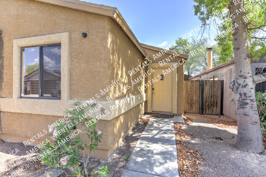 Building Photo - 441 E Geronimo Bluff Loop