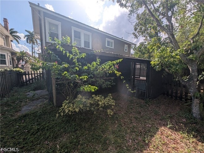 Building Photo - 1637 Woodford Ave