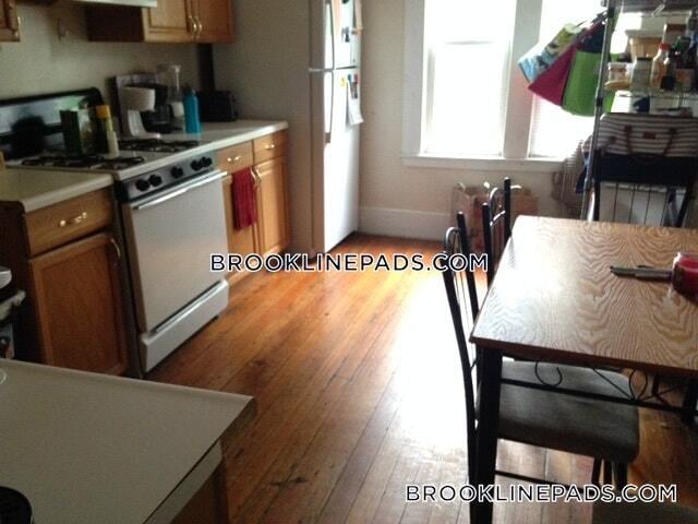 Building Photo - 123 Brook St