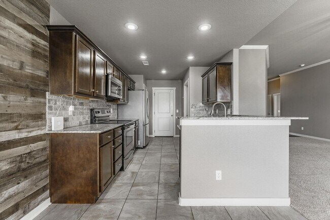 Building Photo - Modern 3-Bed Home in Prime Springdale Loca...