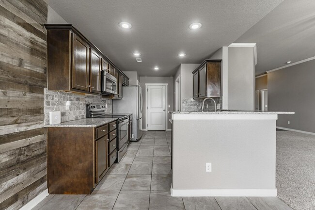 Building Photo - Modern 3-Bed Home in Prime Springdale Location
