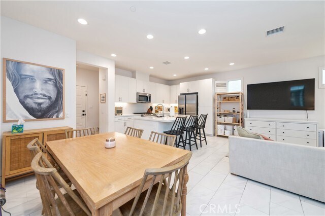 Building Photo - 2261 Horseback Rd