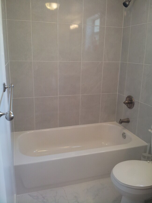 Building Photo - 235 Bird Rd