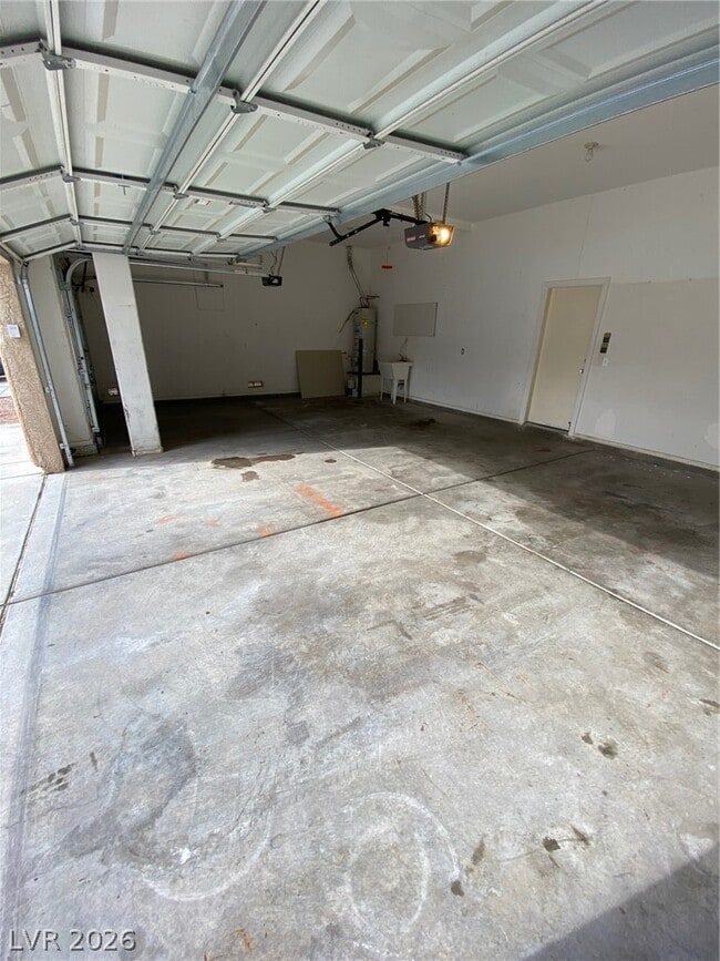 Building Photo - 7565 Splashing Rock Dr