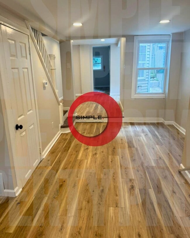 Building Photo - Two-bedroom one bath house with off street...