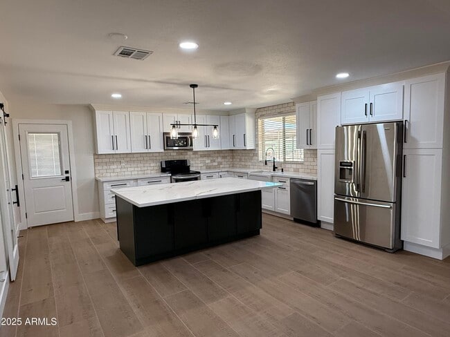 Building Photo - 6703 E Calle de Las Estrellas Rd
