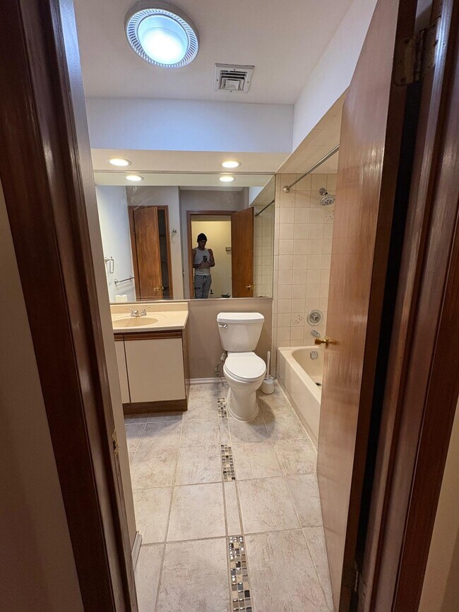 Building Photo - 1250 N Broad St