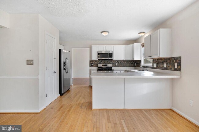 Building Photo - 21443 Hillary Ct