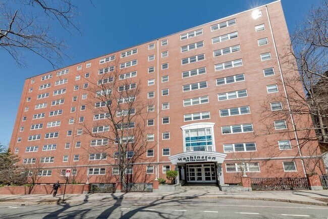 Building Photo - 1600 Beacon St