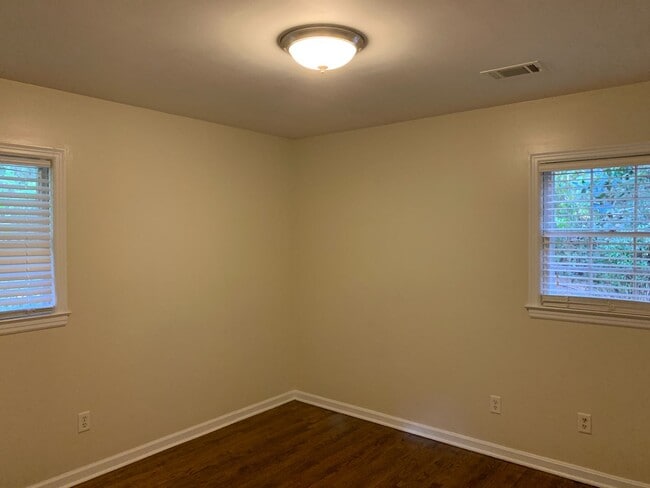 Building Photo - 1000 College Station Rd