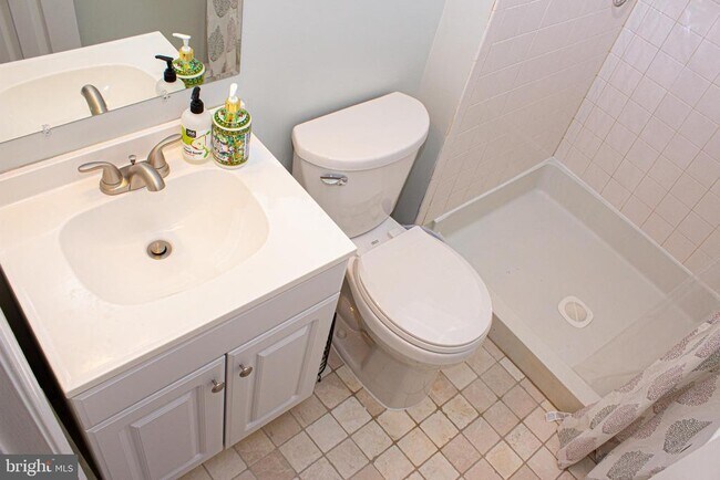 Building Photo - 311 Whitcliff Ct