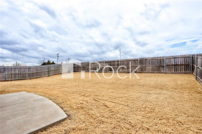 Building Photo - Gorgeous 3 Bedroom Home with Storm Shelter located in The Waters in Moore!! **All Appliances Incl...