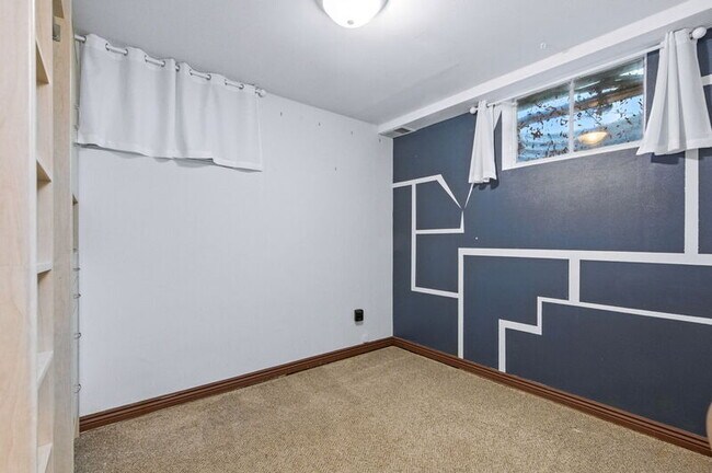 Building Photo - 1761 S Filbert Ct