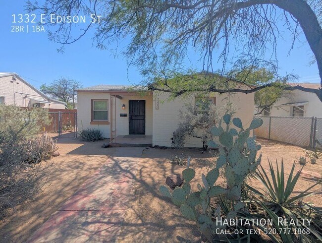 Building Photo - 1332 E Edison St