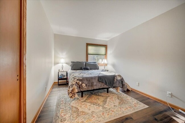 Building Photo - Spacious Elm Grove 3BR/2BA Ranch Single Fa...