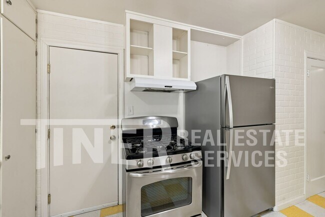Building Photo - 2511 Cathay Wy