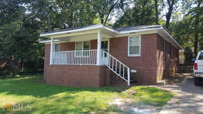 Primary Photo - 151 Russell St