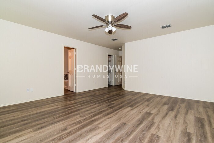 Building Photo - 523 Indian Paintbrush Dr