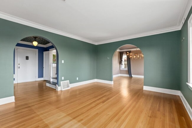 Building Photo - 4Bd/1.75Ba Seattle House