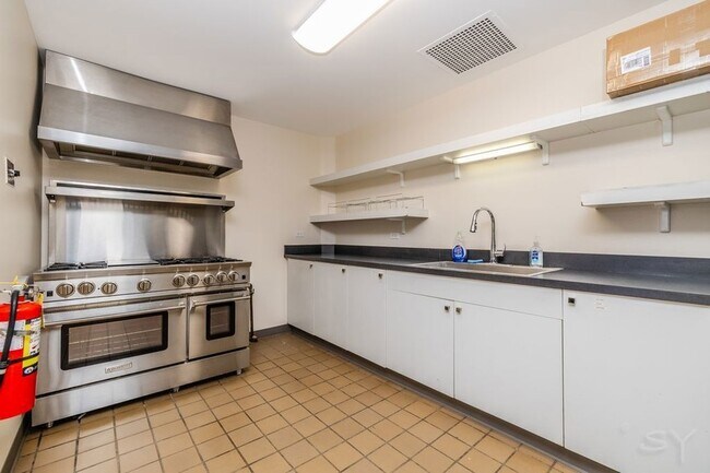 Building Photo - 2800 N Lake Shore Dr