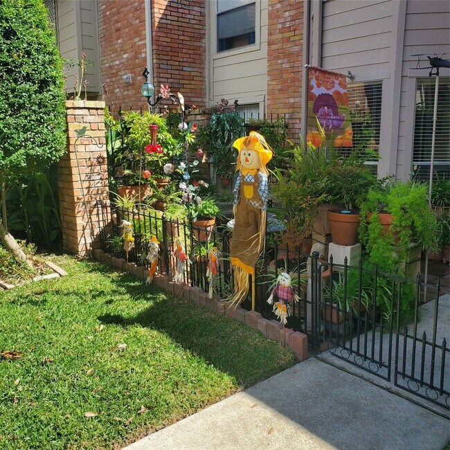 Building Photo - 726 Country Pl Dr