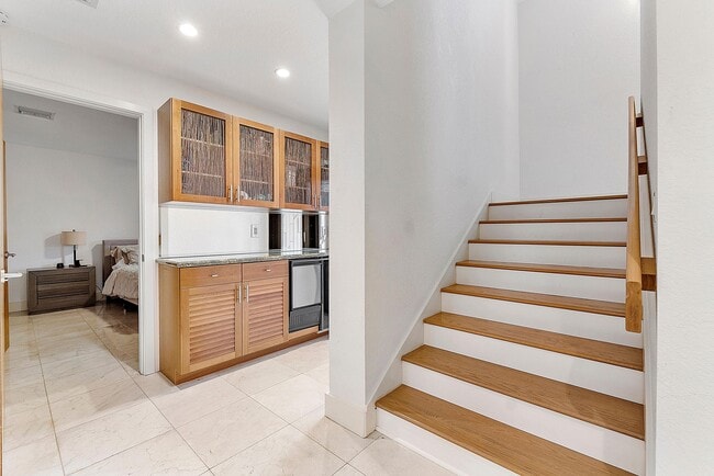 Building Photo - 40 Portside Dr