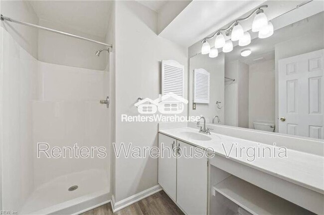 Building Photo - 720 Inlet Quay