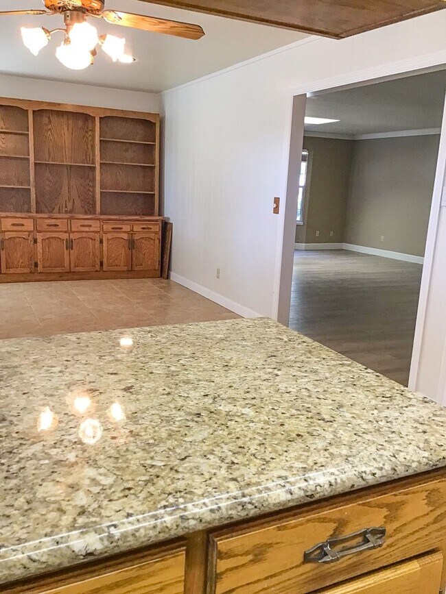Building Photo - 3 Bedroom Home in Gilroy