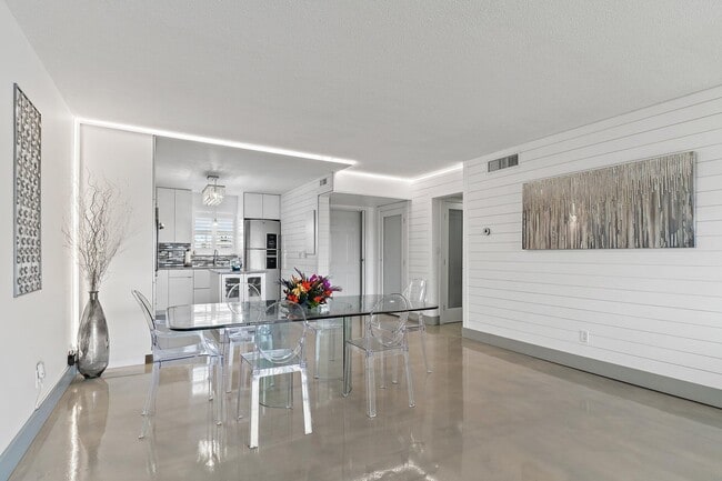 Building Photo - 100 Waterway Rd