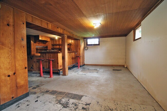 Building Photo - 3 Bed/1 Bath Craftsman Home – Oregon City