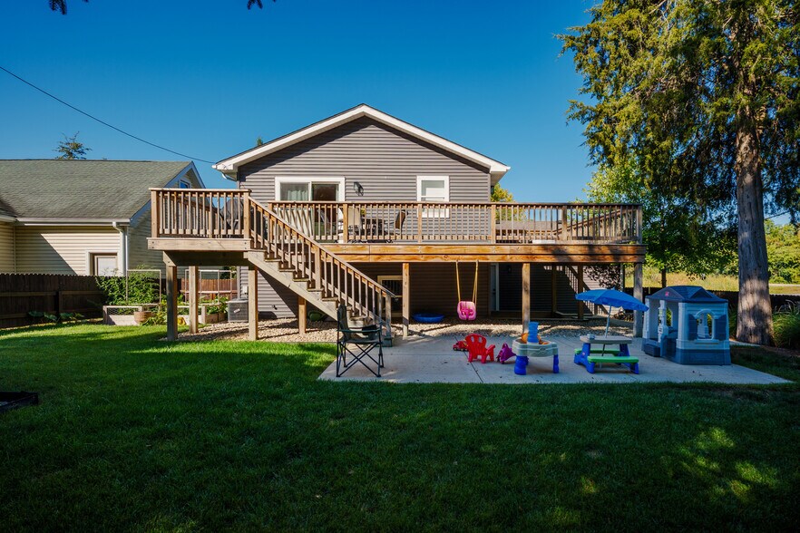 Building Photo - 6019 248th Ave