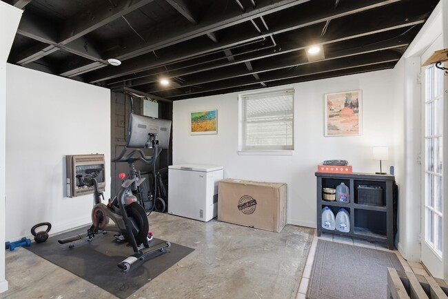 Building Photo - 2820 Donna Hill Dr