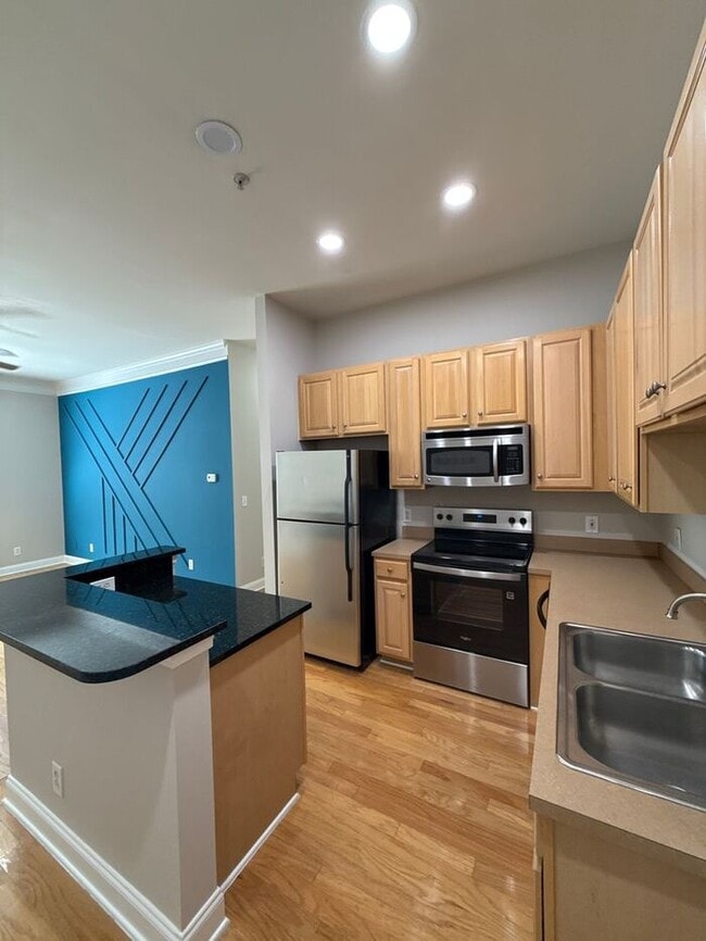 Building Photo - Condo in First Ward - T.R. Lawing Realty P...