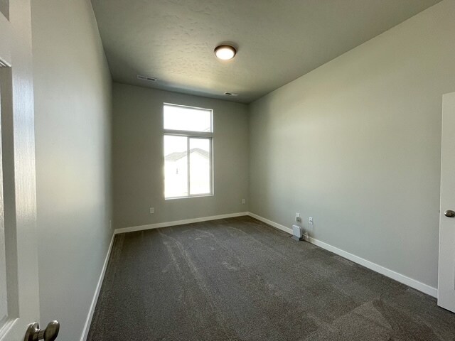 Building Photo - 629 W Snowy Owl St